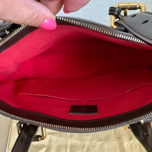 Louis Vuitton Verona MM - Picture 9 of 13